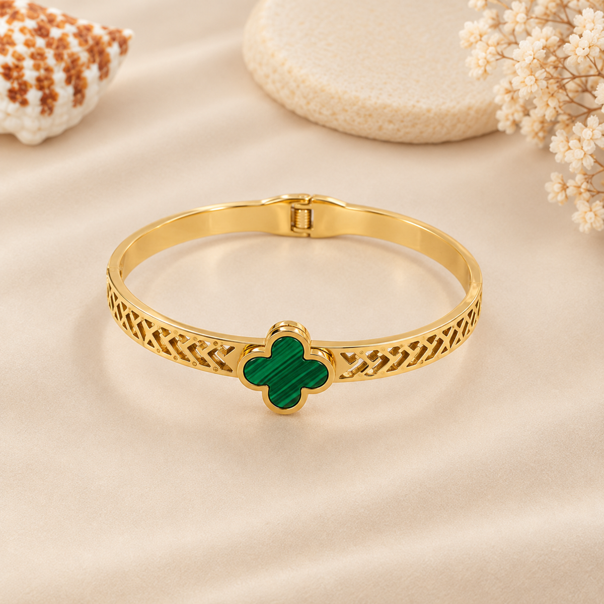 Striped Malachite Clover Chain-Edge Gold Bangle